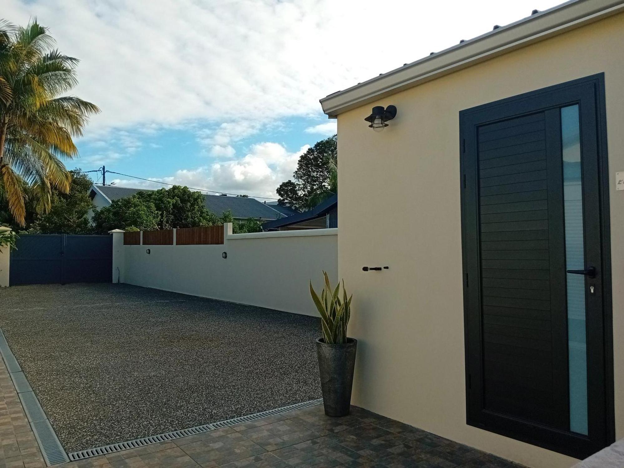 Bungalow L'Escale De Takamaka Saint-Benoît Екстериор снимка